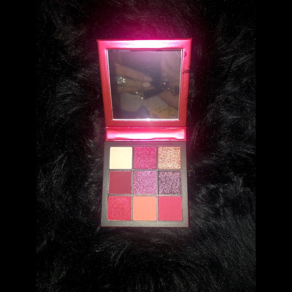 Huda Beauty 9-shade eyeshadow palette in Ruby